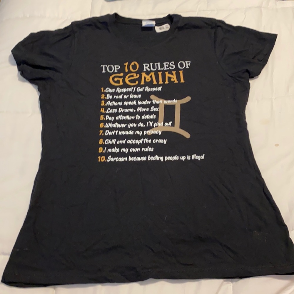 10 Rules Of Gemini Zodiac Black T-Shirt NWT - Picture 2 of 3